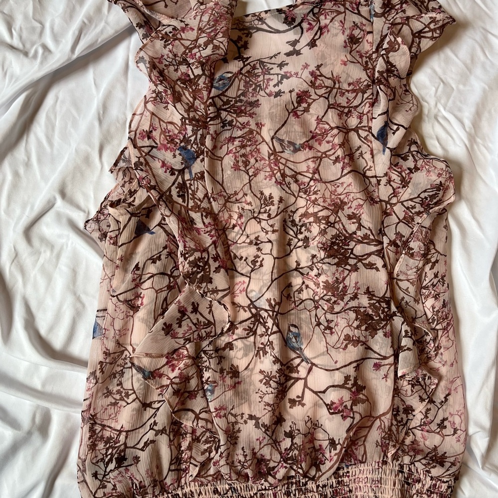 Light and flowy Express blouse.